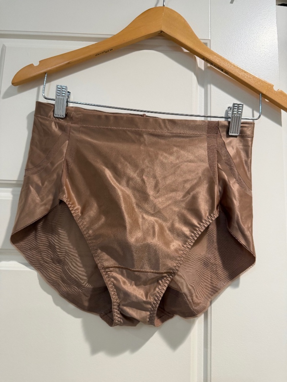 SPANX Booty-Lifting Shaping brief High-Waist Nude Tan